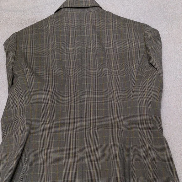 Ann Taylor plaid blazer. Size 10. - Picture 4 of 6